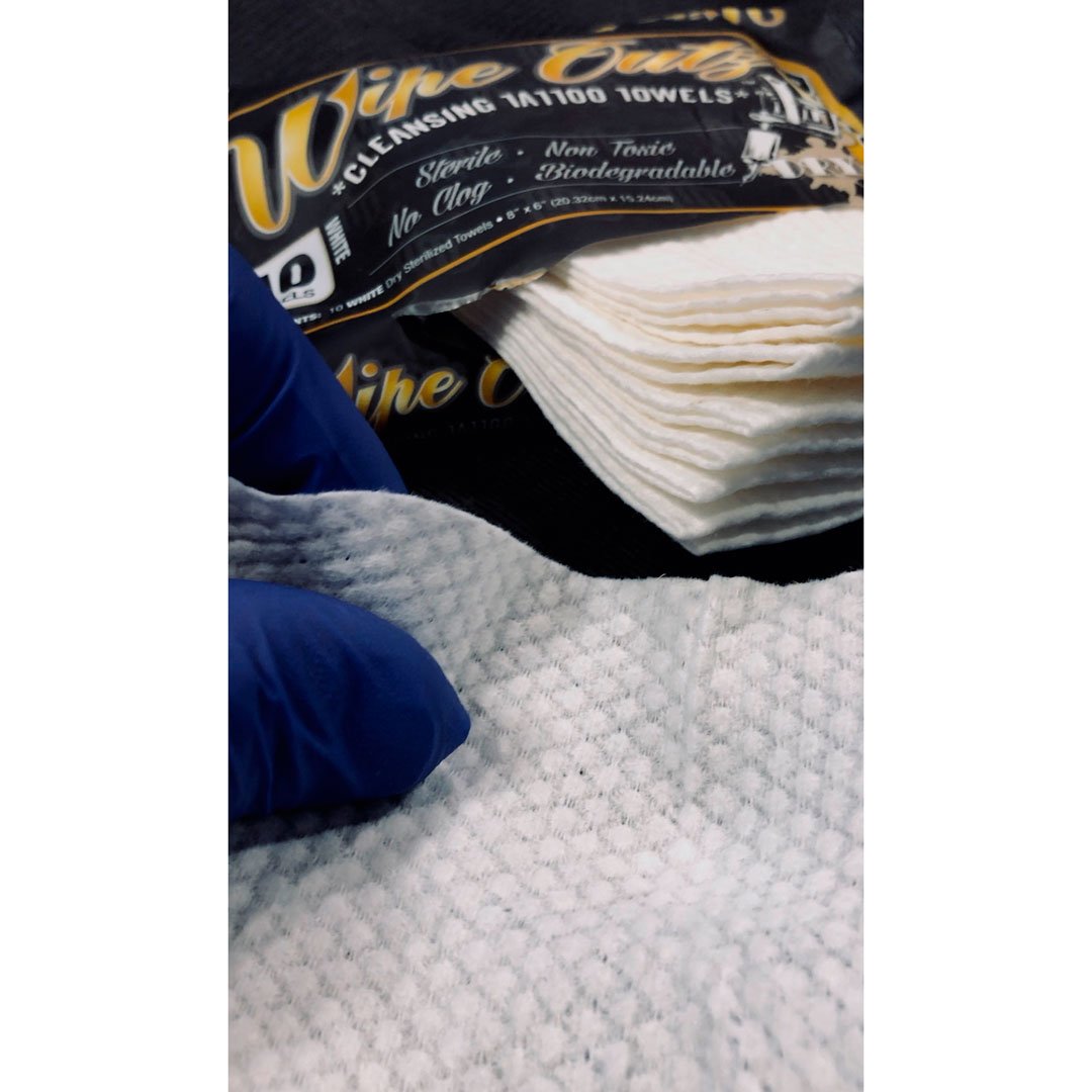 Wipe Outz Dry Cleansing Tattoo Towels - White