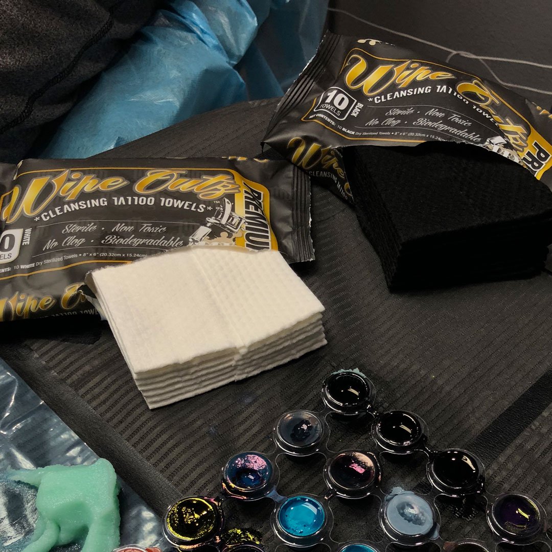 Wipe Outz Dry Cleansing Tattoo Towels - White