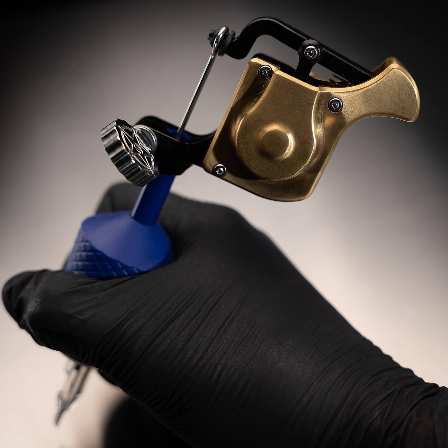 Shop The Kingpin Aria Deluxe Rotary Tattoo Machine | TATSoul