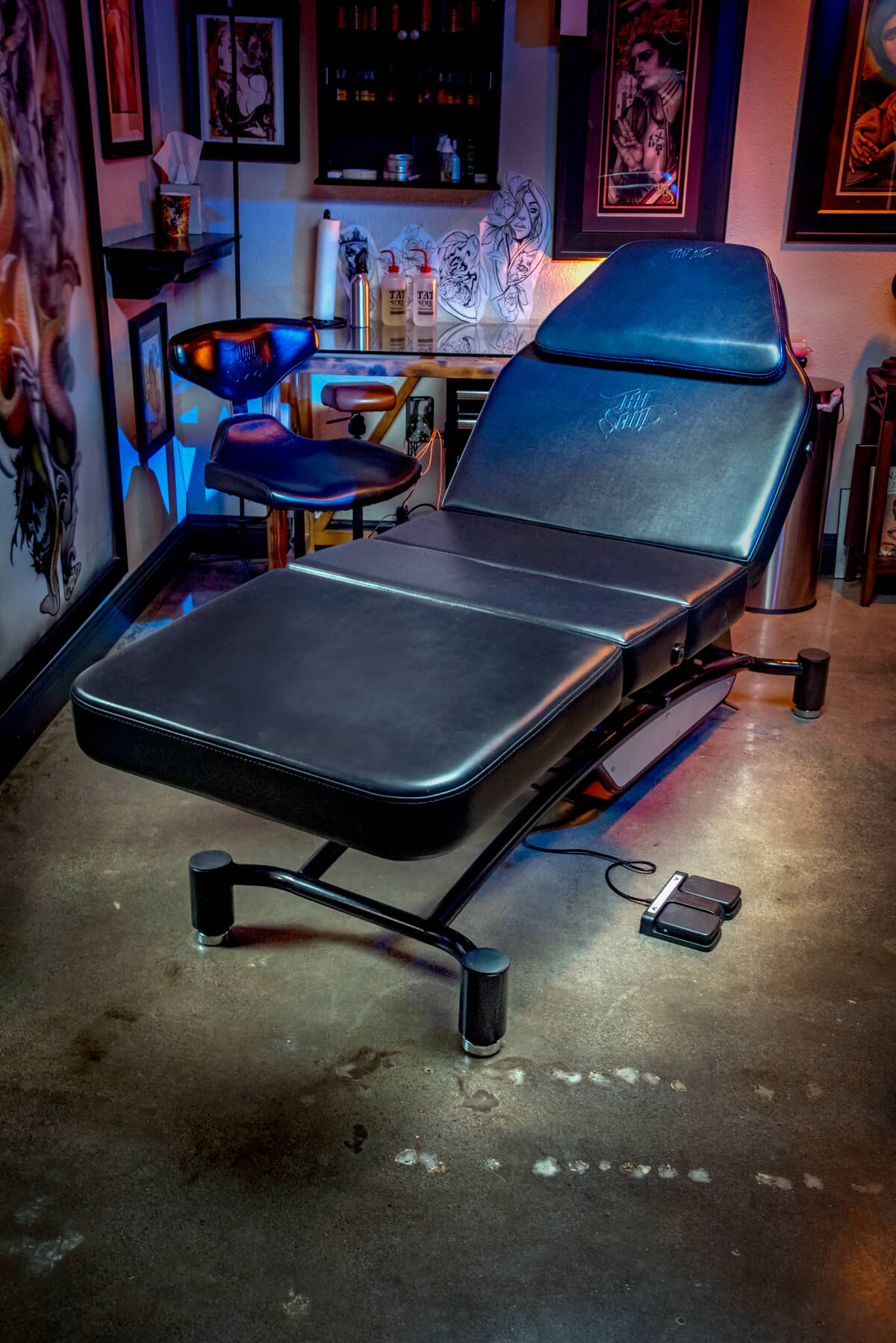 Oros Adjustable Tattoo Client Bed